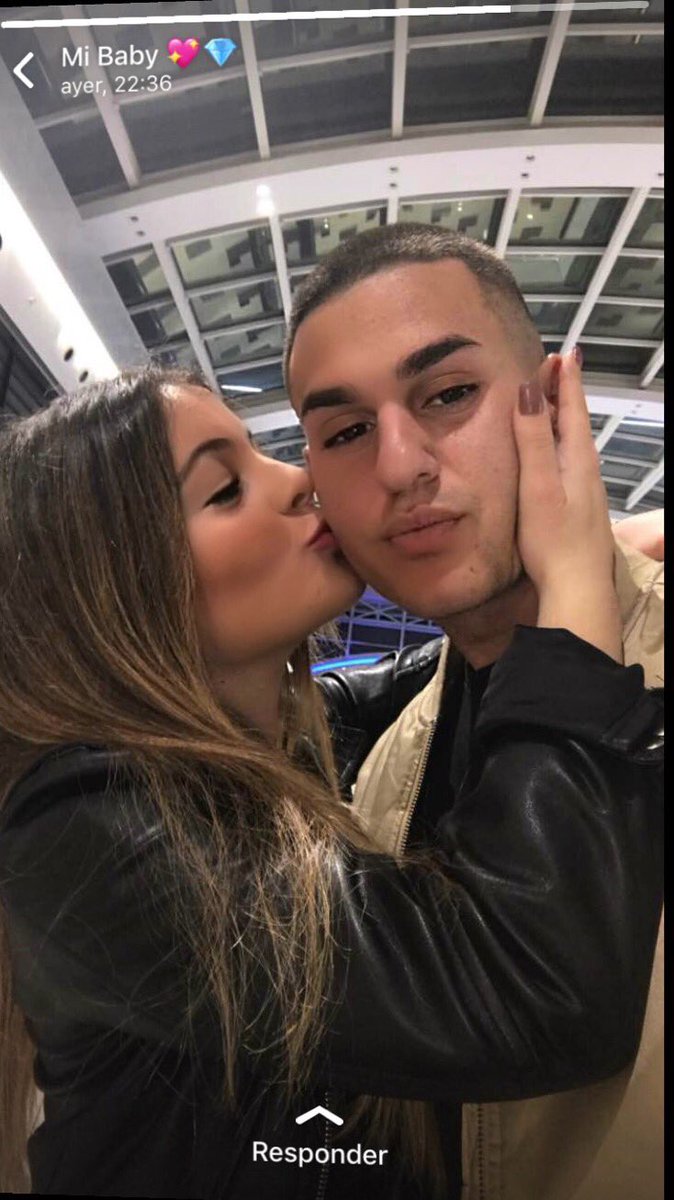Andrea98SR's tweet photo. Tan dentro del alma mía 💘 https://t.co/DA6G1jNL6a