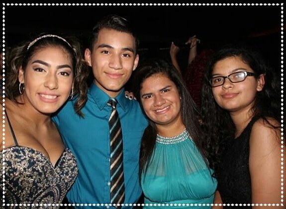 im_gabeee's tweet photo. tb to #hoco2k16 @Brianna_n28 @AcklesAf 😉❤ https://t.co/UW4eMHESkq
