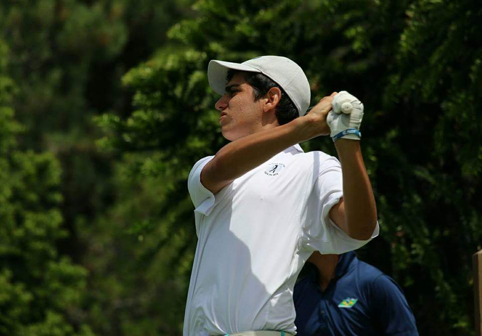 GOLFenACCION's tweet photo. #AUG Tras 54 hoyos Luis Rochon Campeón Nacional Juvenil 2017 en el Club del Lago. Joaquin Bialade, vice @Dale_QueEsTarde https://t.co/82ZOY5Nbql