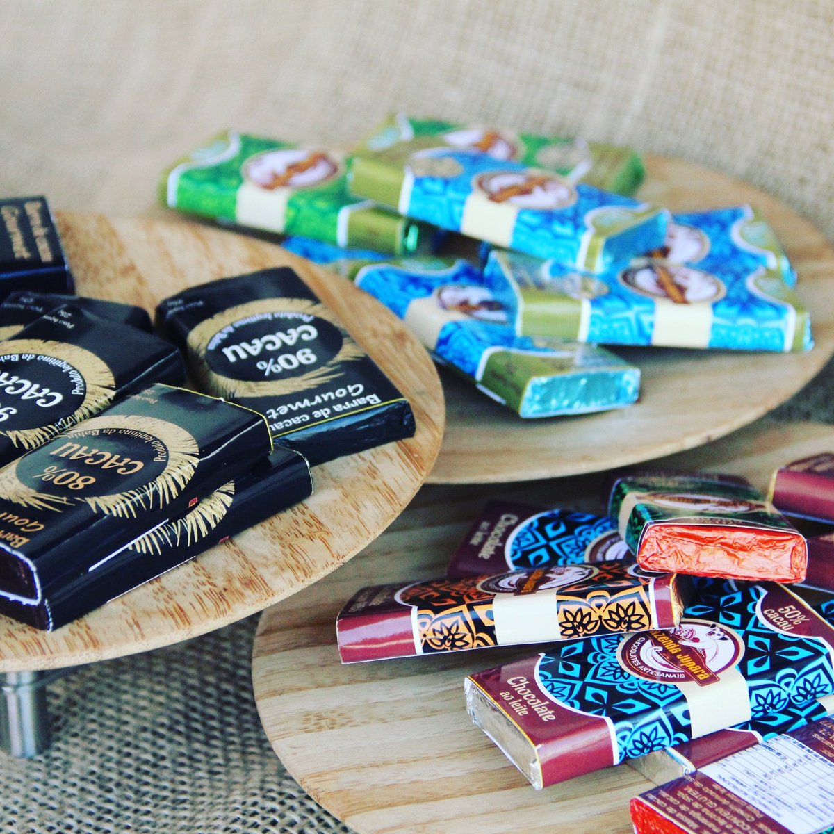 FazendaJupara's tweet photo. No campo, na praça ou no parque, leve a companhia certa #chocolatesjupara #chocolatesgourmet #chocolatediet 😉 #ChocolatecomMpb #chocomusic https://t.co/7sSvu9CzEy