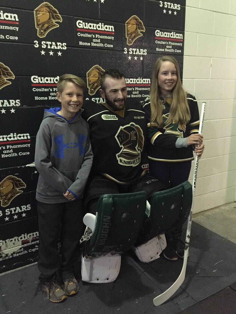 HLitt00's tweet photo. #Knightswin @GoLondonKnights #34 #thanksJohnson! https://t.co/zYc1UshEZJ