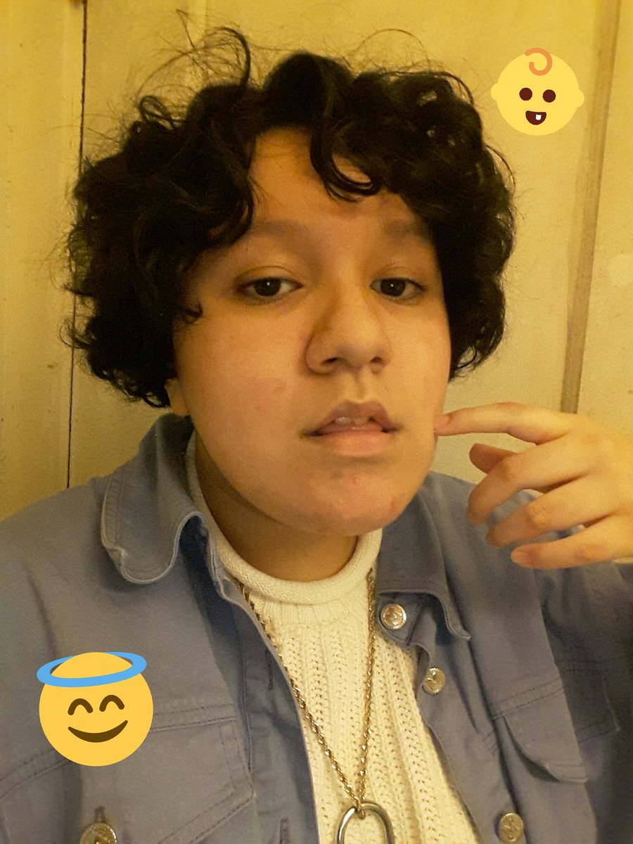 6ftbtm's tweet photo. I LOOK SO YOUNG..ROUND..I LOOK 7 YEARS OLD WITHOUT MY GLASSES https://t.co/dpi00hvMbM