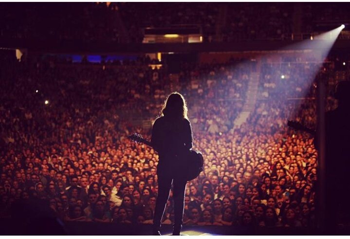 Munay_VM's tweet photo. Estás de vuelta y la #GiraMunay nos hace vibrar a todos con tanta mágia. Eres Única Capitana!! #AmoTuArte @vanesamartin_ 👏👏😍💜 https://t.co/P6tlg8adZd