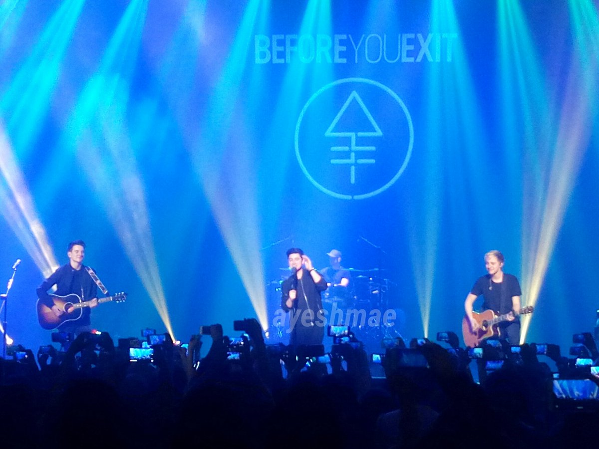 BYEFanMVPH's tweet photo. What a nice show @beforeyouexit don't forget to come back and make your promise #BYEinManila2017 🙏💜🇵🇭 https://t.co/9et55OsPje