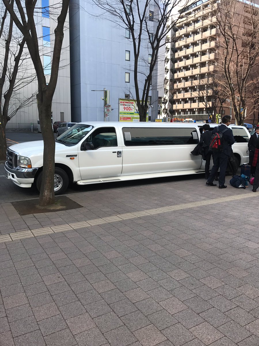 Aqours1stライブの会場になぜかリムジンが到着 リムジン発見情報 中の人まとめ Togetter