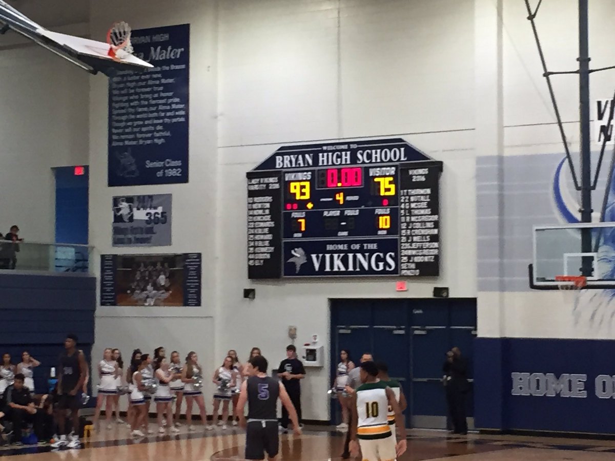 kfstuco's tweet photo. Congrats to @KFBasketball on their win over Cedar Ridge! Round 3 here we come!! #goldeneaglenation #kflove #WERKF 💚💛 https://t.co/ArgoPadq8H