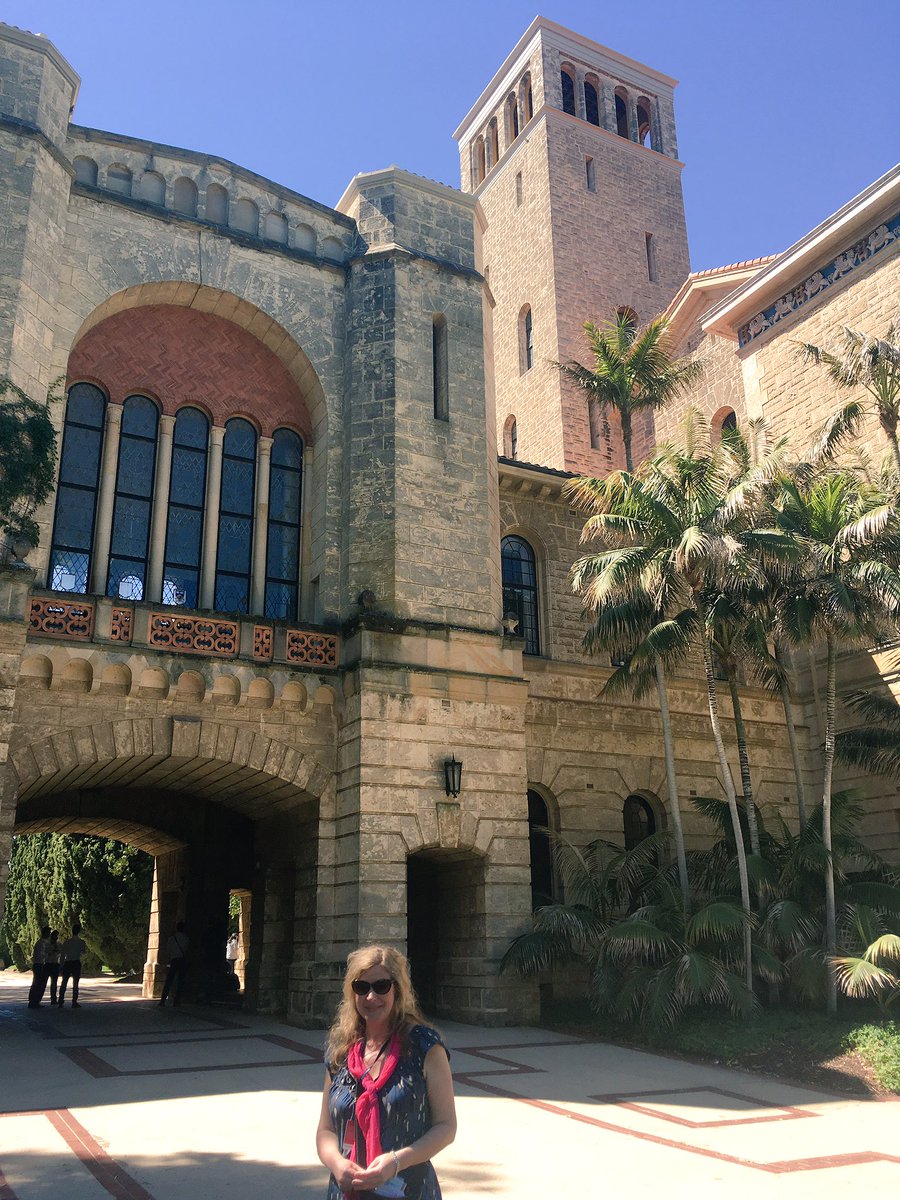 Herms_Davis's tweet photo. Exploring @PerWritersFest &amp; trying to keep cool in 40 degrees heat with British crime author Kate Summerscale! #piaf17 @BloomsburySyd https://t.co/KlIxKhsq4w