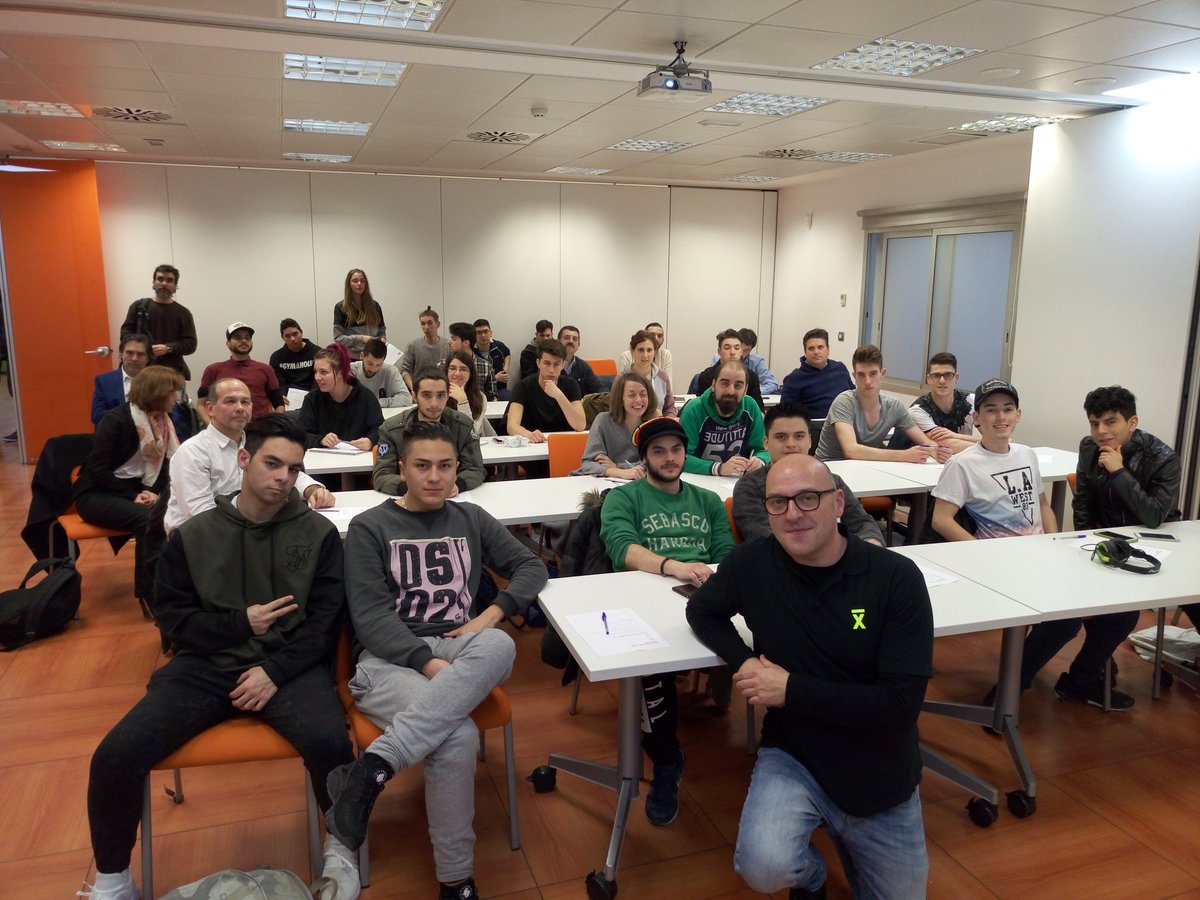 Positivedab's tweet photo. Gracias a todos los asistentes a Masterclass que ofrecí el jueves en Madrid para @Catedra_UPM_MD @masterd https://t.co/ReWWWLlMn3