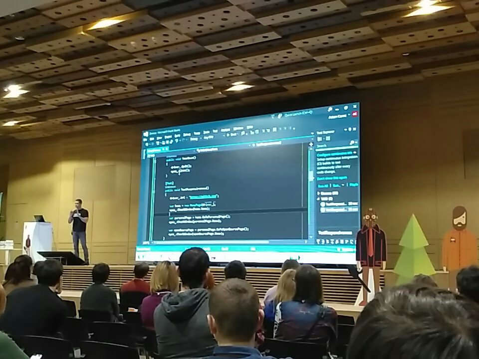 al8xr's tweet image. The second day of #seleniumcamp begins with  interesting applitools