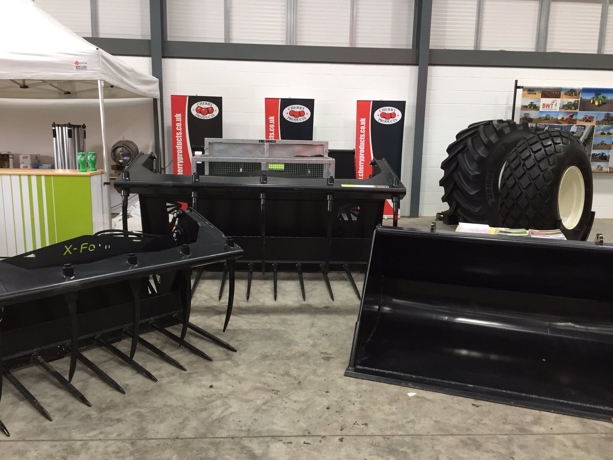 CherryProducts's tweet photo. Execell Event @claas_anglia #greenthursday great products at great prices, still time to place show orders. @CherryProducts @easternxform https://t.co/S7UGUWnLal
