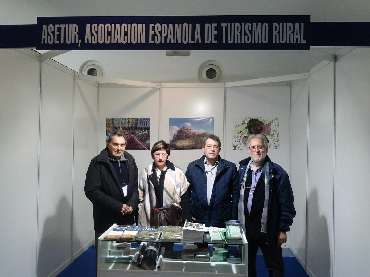 Junta directiva de Asetur  en Navatur Pamplona promocionando el asociacionismo #Navatur #Turismorural
