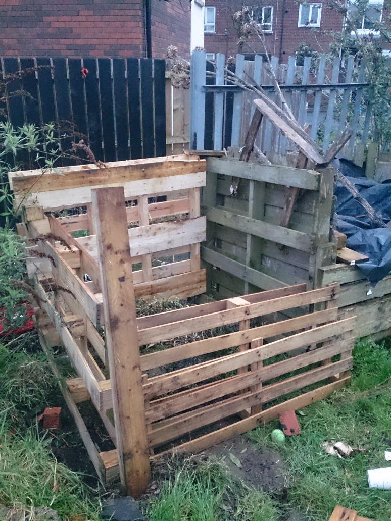 peasparkbelfast's tweet photo. Something going on @peasparkbelfast #coffeecompost #reducinglandfill with @DockTQCafe https://t.co/yAvAr2dEbD