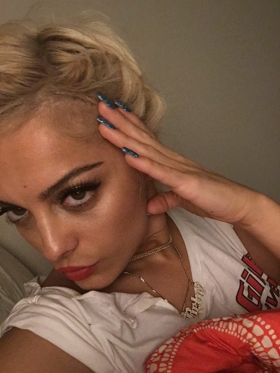 Bebe Rexha Twitterren I Don T Want To Take My Makeup Off