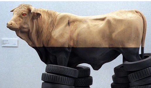 AppelleMoiVali's tweet photo. @Fadhlaoui2 Vachement bien chaussée ! #AnimauxDeLaFerme #salonagriculture #Verginer 🐮 https://t.co/e69rzAfC7S