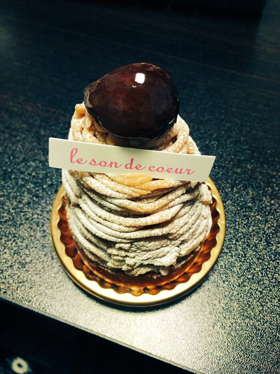 lillicohh's tweet image. 遅めの誕プレでケーキもらた😍
ショートケーキとチーズケーキも😋😋