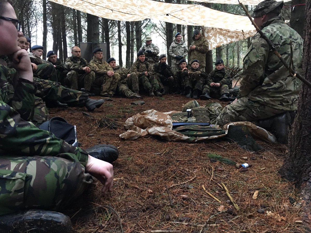 1114squadron's tweet photo. First lesson of the day: Maintenance of Clothes and Equipment #fieldcraft #acp16 #aircadets #whatwedo #team1114 https://t.co/nOgjsC08i0