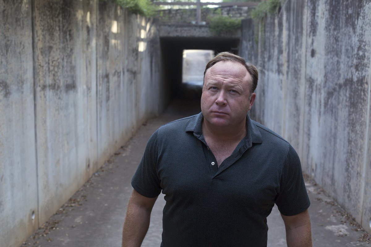 RealAlexJones's tweet image. 
