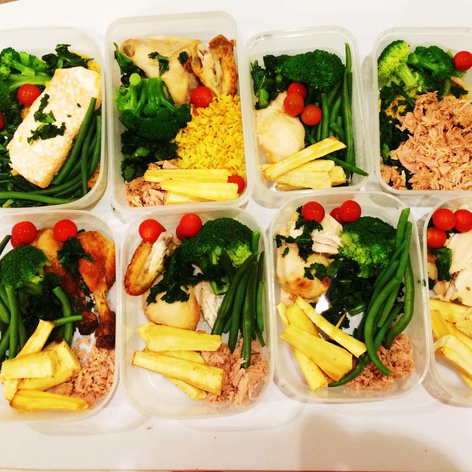 TheClaisseEdit's tweet photo. It's hard to eat #healthy and save #money as a #student. Why not kill 2 birds with 1 stone: Meal preps. Read about my money saving tricks! https://t.co/otckzR91L8