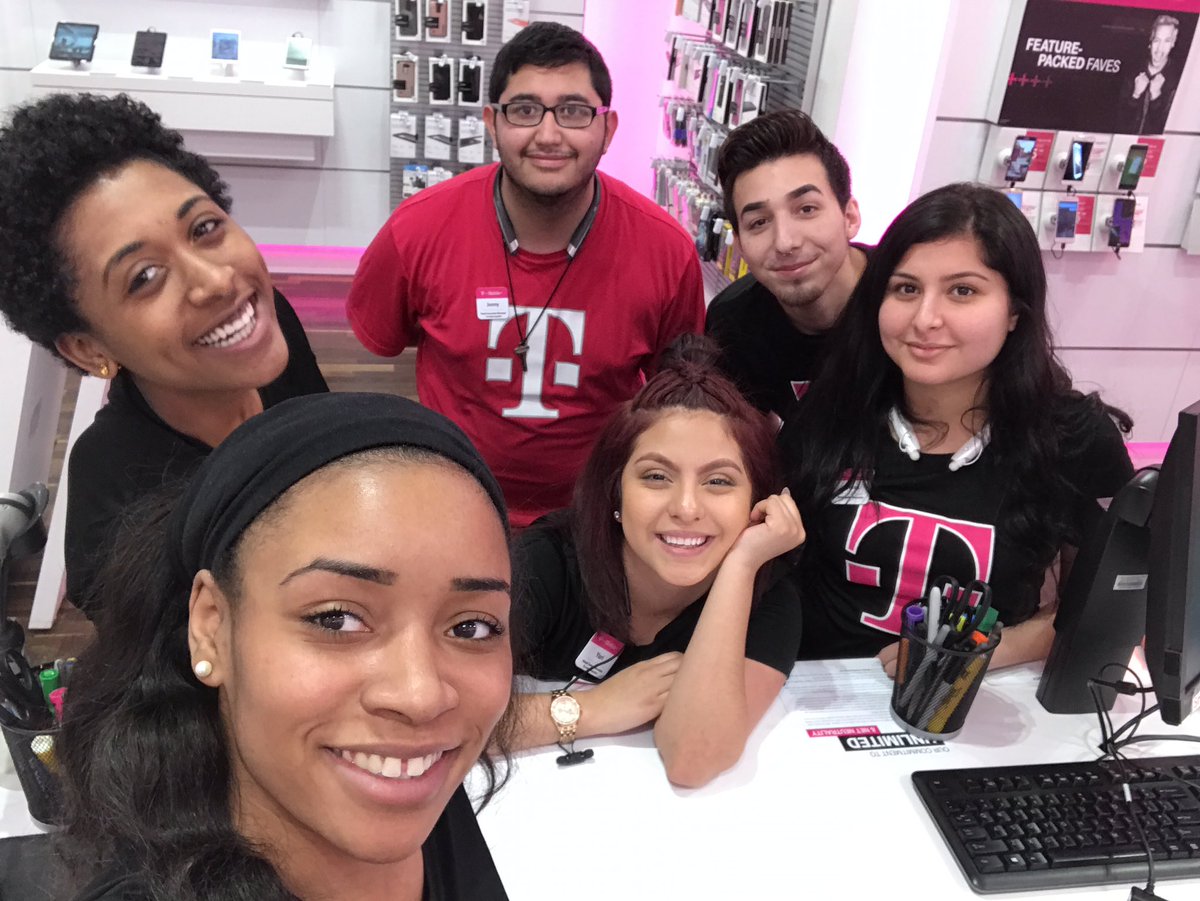 SHANISE_M1's tweet photo. Friday's Squad! We're open about 30 more minutes.. come in to see the crew and of course for some awesome deals 😝💚#TMobileONE #SACisBACK https://t.co/HCJfEDdIVI