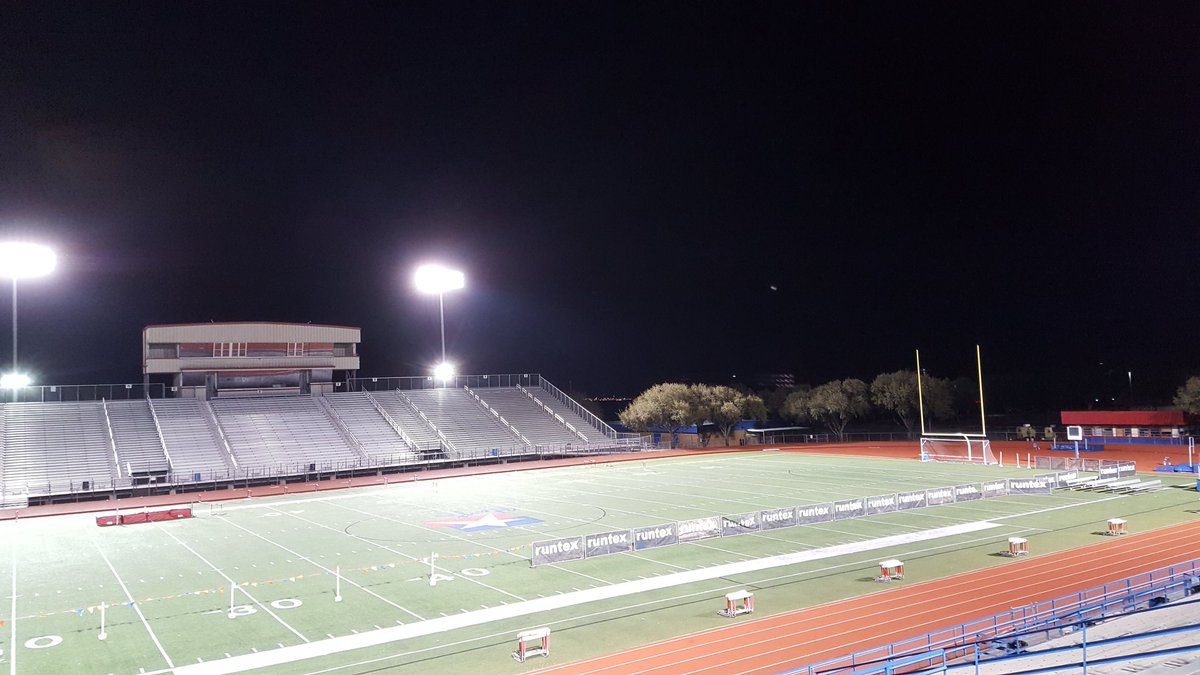 coachcliffhill's tweet photo. The stage is set for Lobo Relays!
#compete
#lobotrack
#hardworkworks
@LehmanFootball https://t.co/yILV7uYlN0
