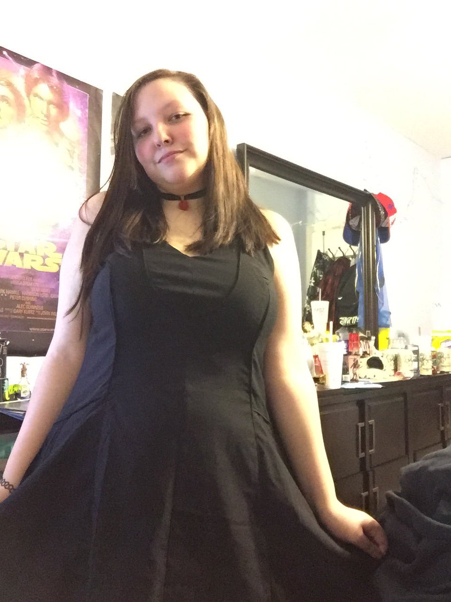 erikaareads's tweet photo. i just love the jacket and the dress so much #SunRaeConfidence https://t.co/zoeAGhmbWq