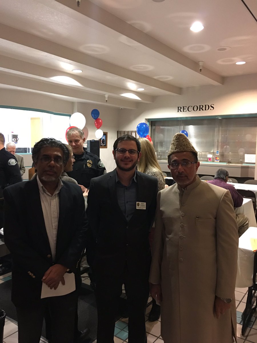 ZafarullaHanjra's tweet photo. Ahmadiyya Muslim community was invited for dinner by Bhai faith at  @UPDChief police station thanks @SoheilaAziziLaw.we appreciate police https://t.co/eu7IjXYP7t