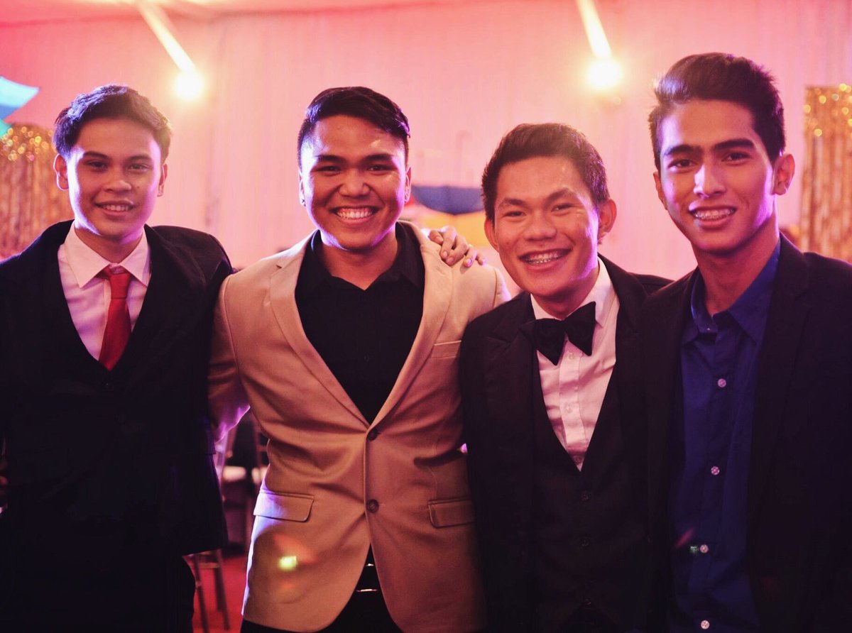 matheyhue's tweet photo. Matt, Matt, Louie, Louie
2016x2017 @amattisaiah @louieignacio51 #TwitterForKean https://t.co/iEhu67BOOE
