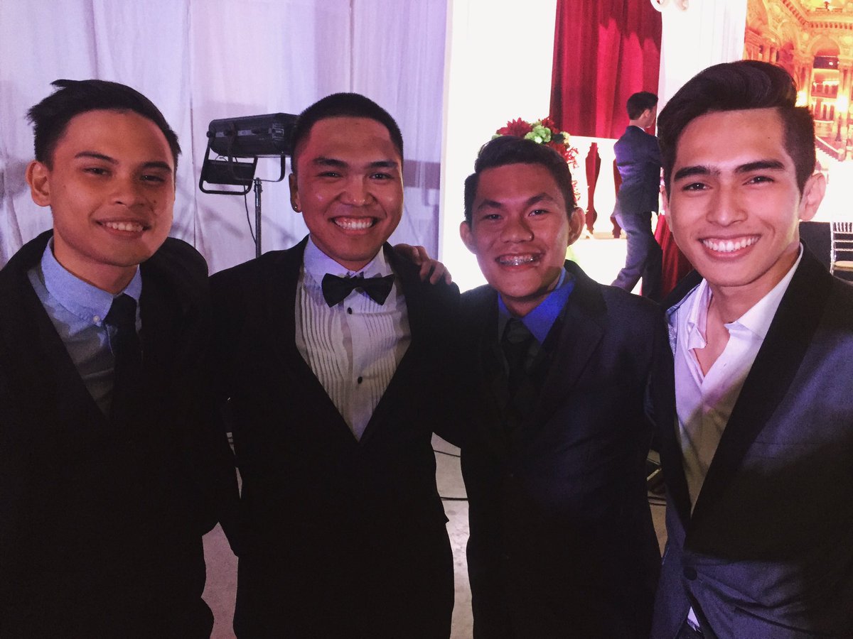 matheyhue's tweet photo. Matt, Matt, Louie, Louie
2016x2017 @amattisaiah @louieignacio51 #TwitterForKean https://t.co/iEhu67BOOE