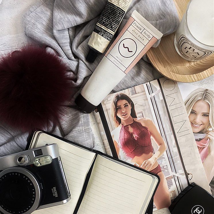 Hell0_Jess's tweet photo. Weekend vibes #loveintimo #flatlay #weekendvibes https://t.co/8Tl4d3vozh https://t.co/S7SkDLwsfZ