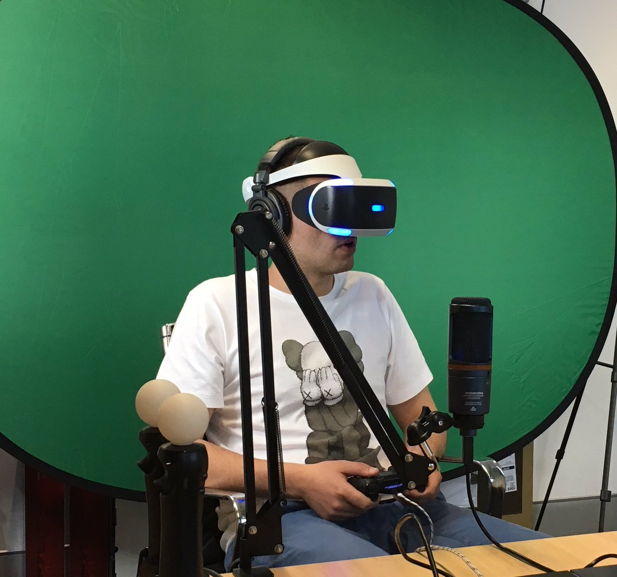 gdaysenpai's tweet photo. Watching "The Dream" go to work... #kingofvr @SaleemAbraham https://t.co/DzgvhB22eh