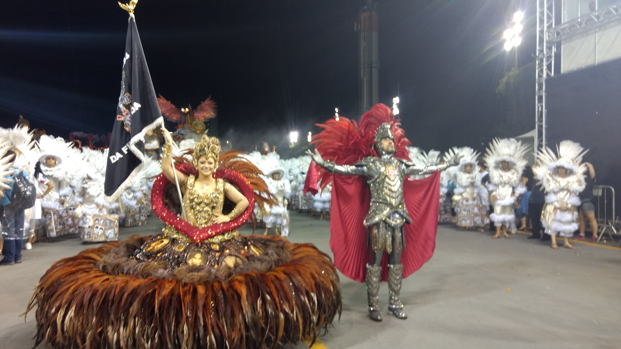 Assistir Carnaval - Wagner e Gabi formam o primeiro casal de mestre-sala e  porta-bandeira da Gaviões online