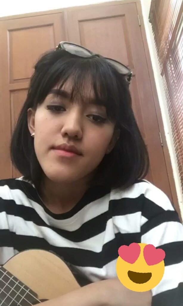 ChristinBS's tweet photo. Tadi si teteh @ifyalyssa pas lagi live di ig, ditunggu live selanjutnya teteh 😙😙 sama cover2 lagu lainnya.. https://t.co/Dn4tUPDTdM