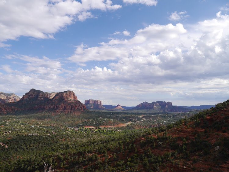 KsomeU's tweet image. ドキワクを紙でつたえるをモットーとしたsomewhereの創設者が1年間旅に出るということで急募でメンバーを募集しております！旅に興味がある子、もしくはドキワクを世に伝えたいという子、何かをはじめたいと探しあぐねている子！
少しでも興味のある方は是非DMでお待ちしております😚👌