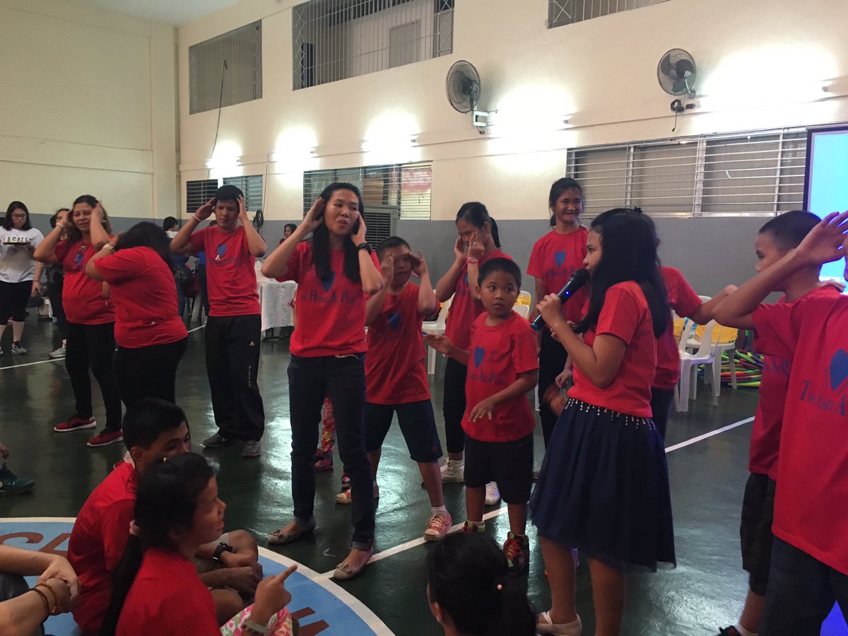 TheHeartatPlay's tweet photo. Surprise performance from the mommies and kids! ❤️❤️ https://t.co/FAujboev9g