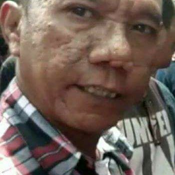 Di cari orang yg bernama iwan bopeng..yg telah menghina Keluarga Besar TNI..klo ada yg punya alamat nya tolong RT ke saya