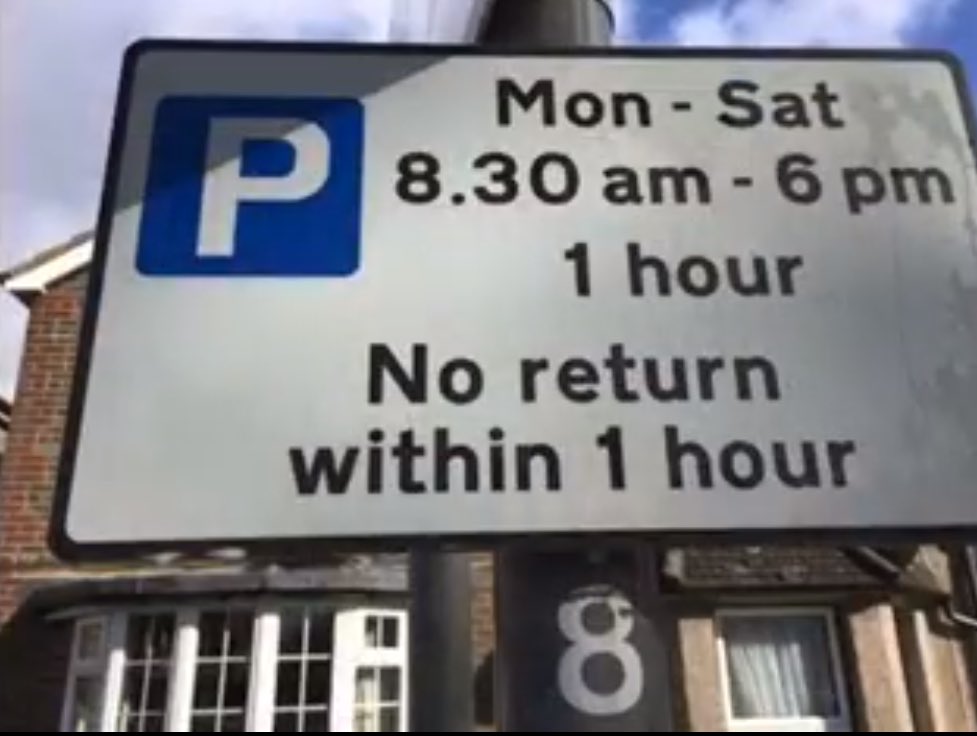 MarioCreatura's tweet photo. Huge thanks to @simplecleanuk - a local business generously cleaning the road signs in #Coulsdon! https://t.co/zUnL55QsD1