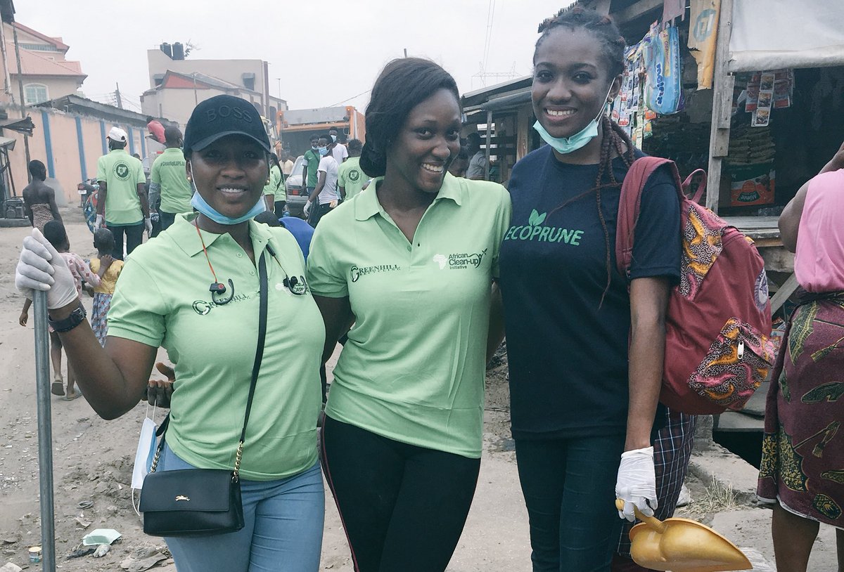 RecyclePointsNG's tweet photo. Environmental Advocate @wunmiey &amp; @Sandiechukwu of @Ecoprune slaying at #CleanUpISOLO with Azuka Ekwenibe of Multiple Development Service. https://t.co/xJmoJDO9SG