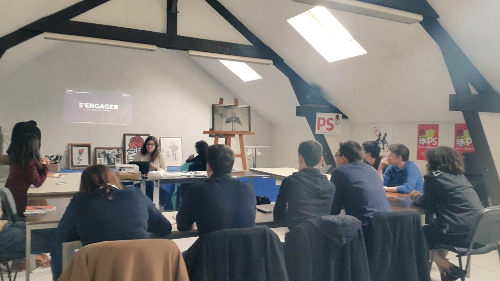 mjsvendee's tweet photo. Début de notre assemblée générale avec @MChantecaille ,coordinatrice départementale de la campagne pr @benoithamon en #Vendée . #Hamon2017 https://t.co/r7xLbGkyaW