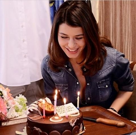  Happy Birthday Beren Saat     