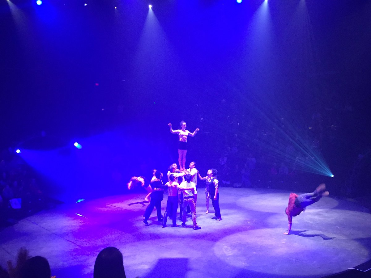 Eve_Christian's tweet photo. Magnifique spectacle à voir en famille, auj et demain : les Coups de coeur @LaTOHU #cctohu Numéros originaux et WOW! https://t.co/Z2XsY9XNci https://t.co/UmU7lpGPNo