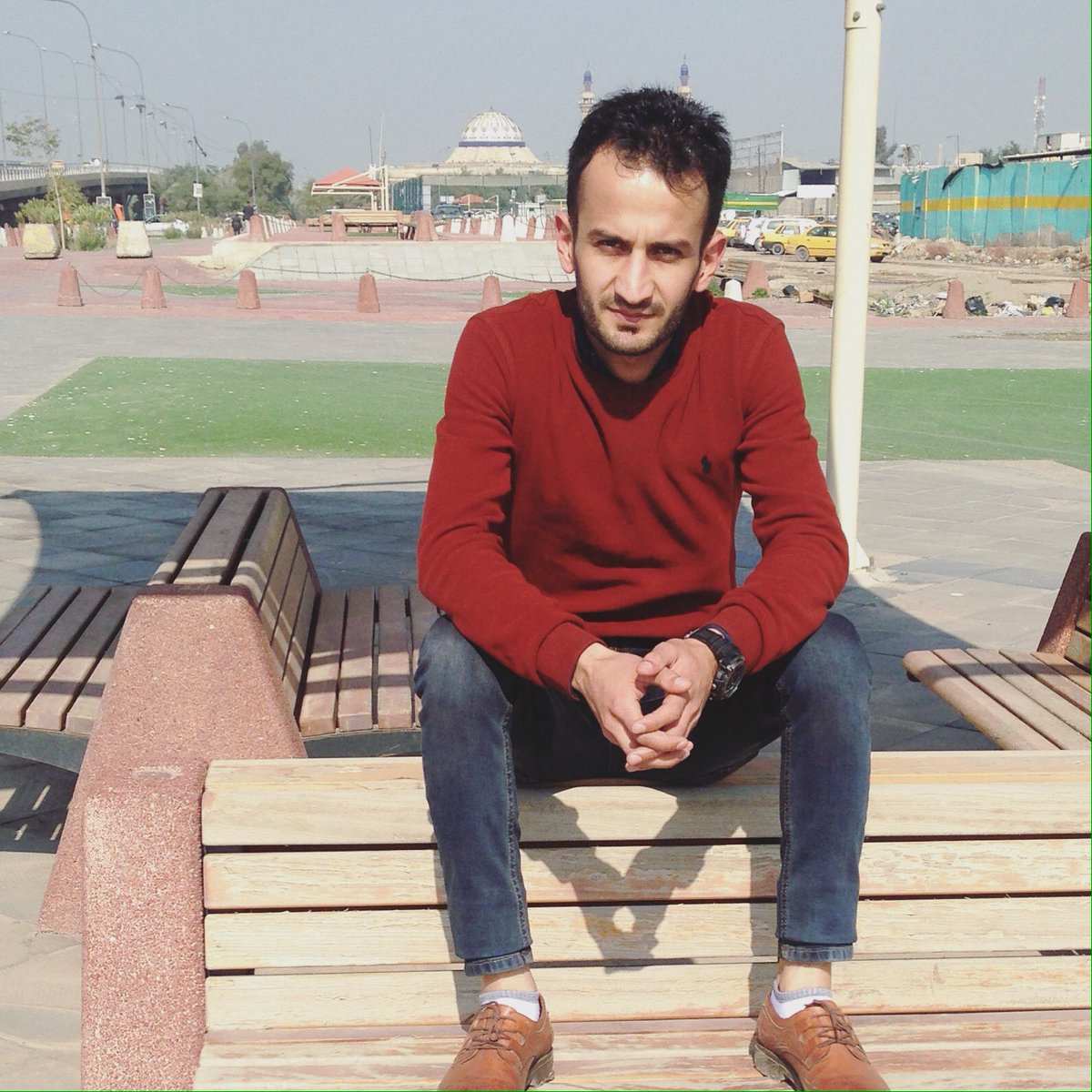 عندما اموت اسئلو امي ان لم تكن راضيه عني فلكلاب اولي بجسدي ‼️‼️