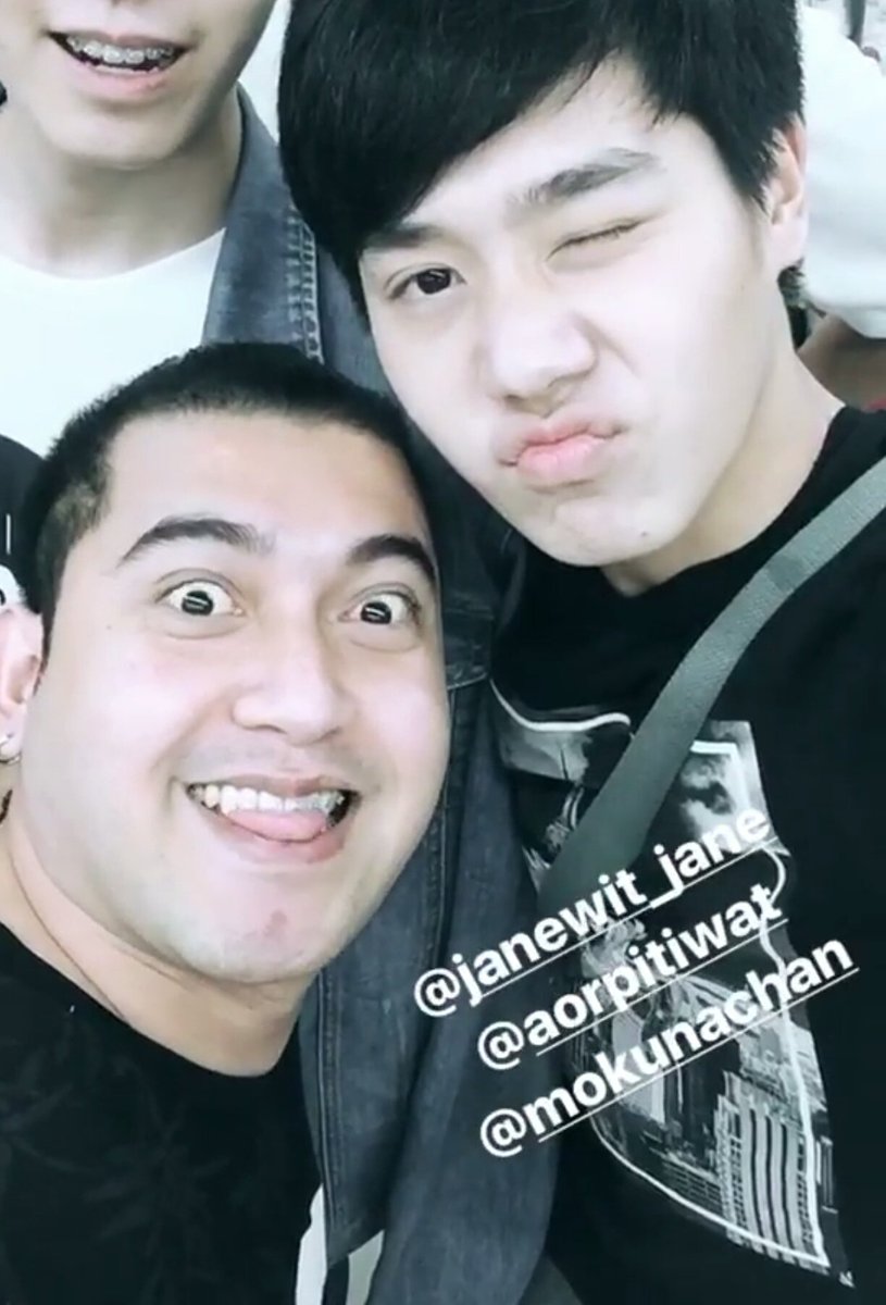 mokunachan's tweet photo. เขาซบกันค่ะ คุณผู้ชมมมมม #JPISREAL #PJISREAL @JPisReal_JP #ต๊าดรถขึ้นสวมไป๊ปปปปปปป @JaneJanewit @Petchpigz https://t.co/8ORNAn2vFz