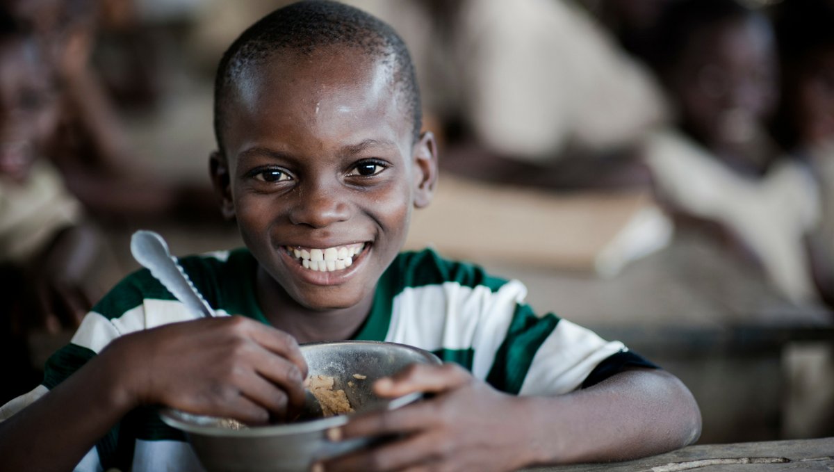 WFP's tweet photo. Thanks @Choithrams, your customers and employees, for contributing 1.3 million school meals through WFP. Together, we can reach #ZeroHunger https://t.co/2ylJVbXC2p