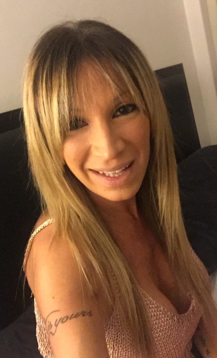 gabyfigueroa01's tweet photo. Que tengan un hermoso sábado 💋 https://t.co/3IbPeJh6c3