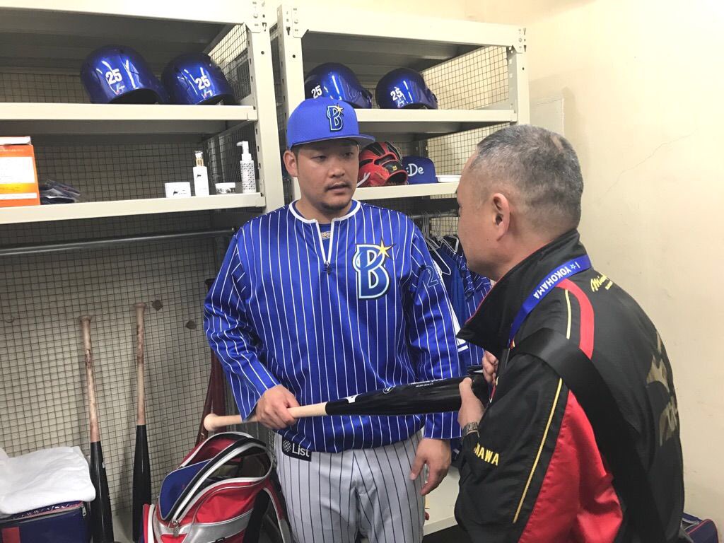 横浜DeNAベイスターズ・筒香選手をバット担当名和が訪問！ 今シーズン