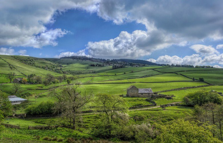 aboutthiswkd's tweet photo. Escape the country or escape to the country? #hotels #startup https://t.co/hVPz8N6GWD