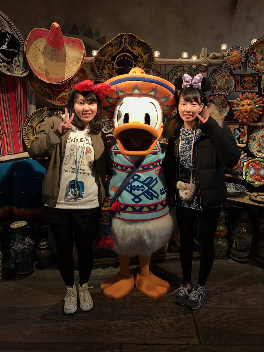 AaaMako's tweet photo. まこまこDisney第2弾🐭🏰🌏❤️
ランドの朝は暴風で大変だったけどたくさん乗れてグリもできてサインも貰ってよかった❤️シーもタワテラとセンターとレイジングスピリッツ2回乗ってドナグリ行ってショー見て泣いて充実しすぎた👏たくさん食べたし最&amp;高でしたありがとう✌️ https://t.co/3lEmrtEbdu