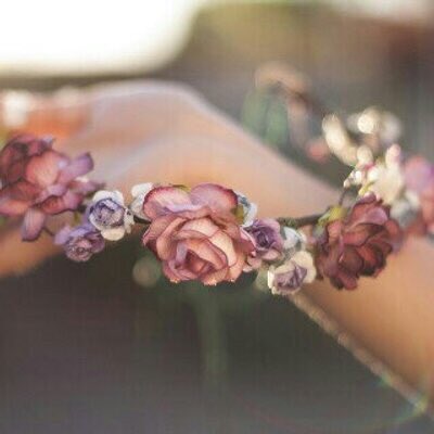 لا تحاول جاهداً فهم كل شيء ، يكفي بعض الأشياء أن تعيشها وتشعر بها بلا فهم ..

مساءالخير🌹🌹🌹🌹
#ابيك_للدعم
#حلم_للدعم
