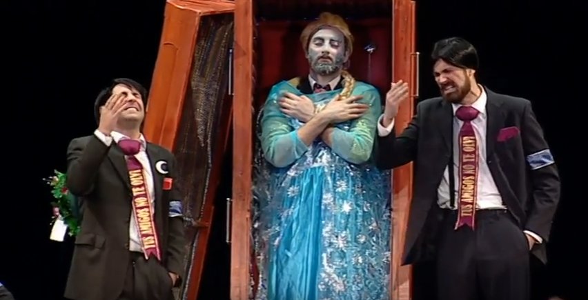 #COAC2017Final Primer Premio Chirigota Extranjera “No te vayas todavía” shar.es/19PrYg <a href="/ChirigotaBizc8/">la CHIRIGOTA del BIZCOCHO</a> #CarnavalCadiz #Andalucia