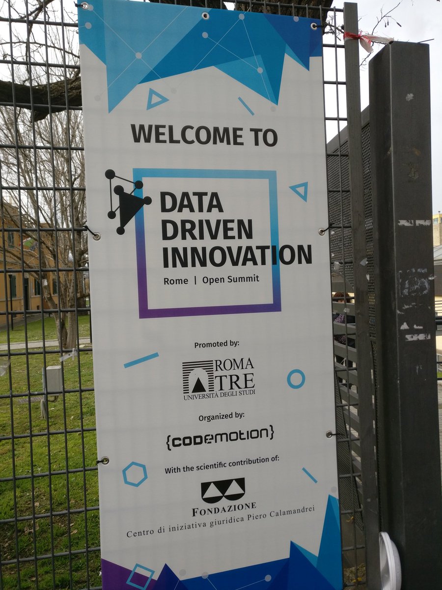 MatteoValoriani's tweet photo. #DataDriven2017 terminato ci vediamo a #codemotionRoma @CodemotionIT https://t.co/rou8RTcj02